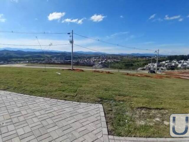 Terreno para Venda em São José dos Campos - 4