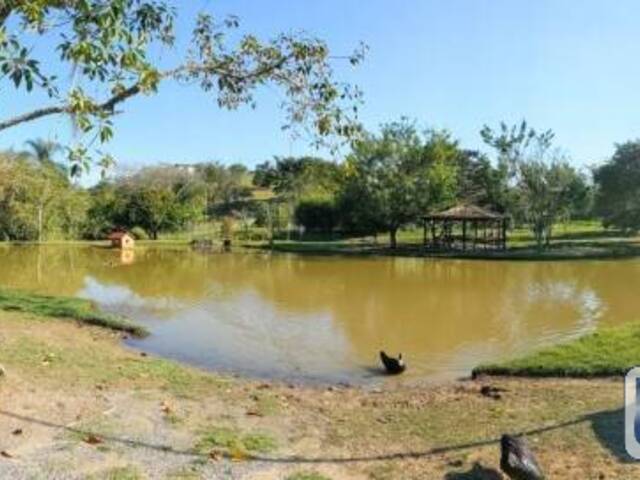 Venda em Condomínio Parque Vale dos Lagos - Jacareí