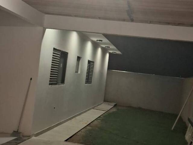 Casa para Venda em São José dos Campos - 4