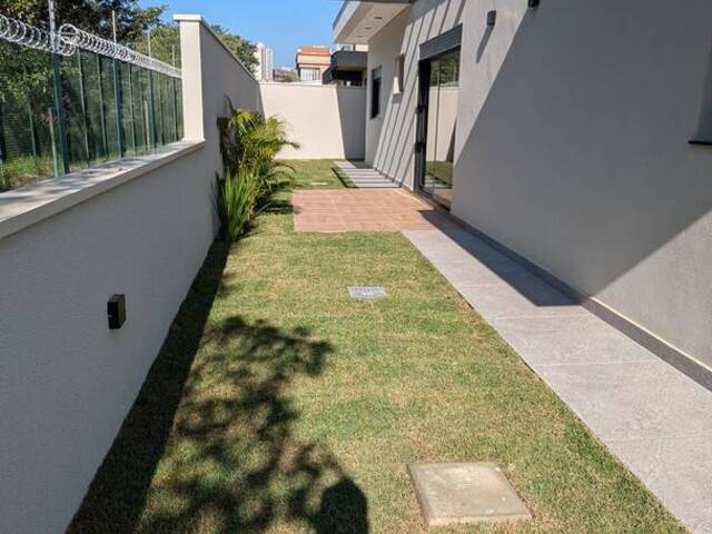 #1031 - Casa para Venda em São José dos Campos - SP - 3